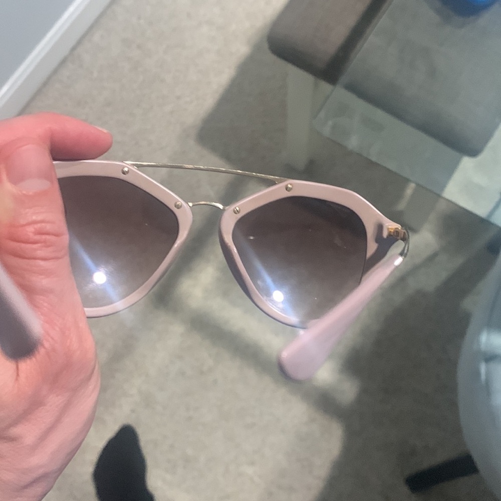 Prada sunglasses - Picture 4 of 5